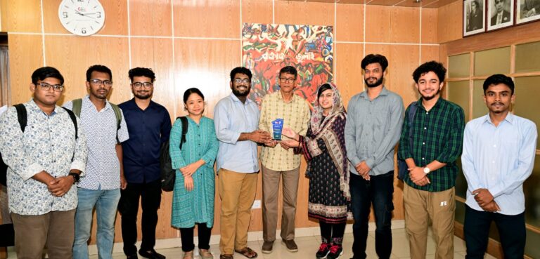 আন্তঃবিশ্ববিদ্যালয় প্রতিযোগিতায় সিইউডিএস চ্যাম্পিয়ন – চবি ভিসির সাথে সৌজন্য সাক্ষাৎ